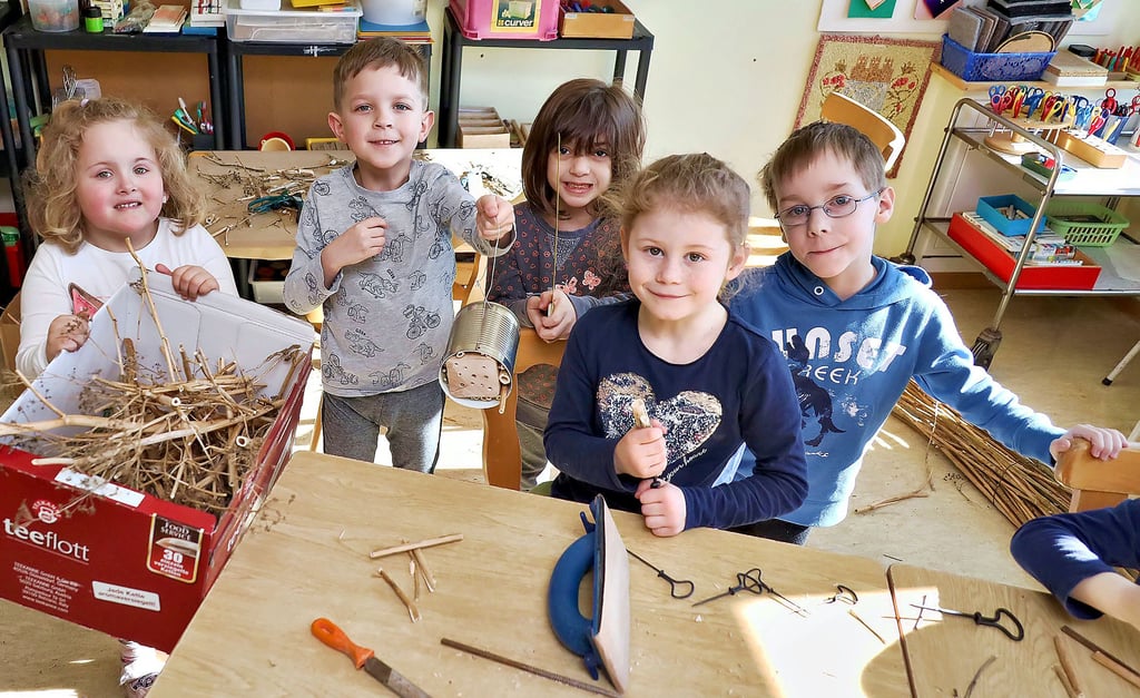 Häuser für Krabbeltiere: Wie die Vorschüler der Fröbel-Kita