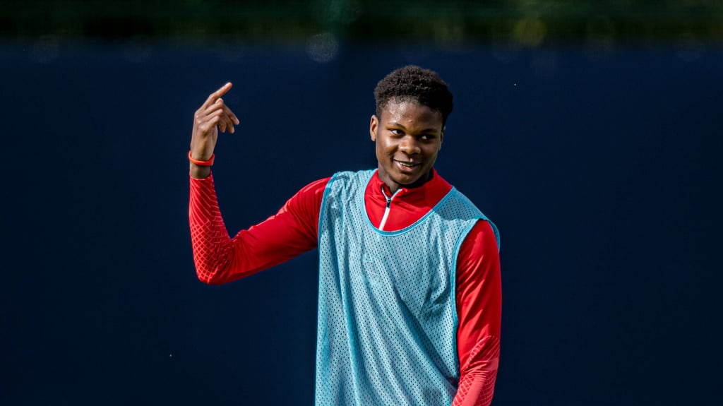 RB-Talent Winners Osawe, hier beim Training mit den Profis am Cottaweg.