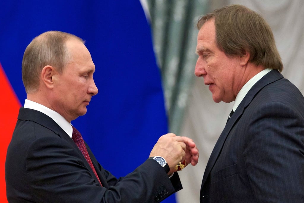 Freundschaftlich verbunden: Wladimir Putin und Sergej Roldugin. (Archivbild aus dem Jahr 2016)
