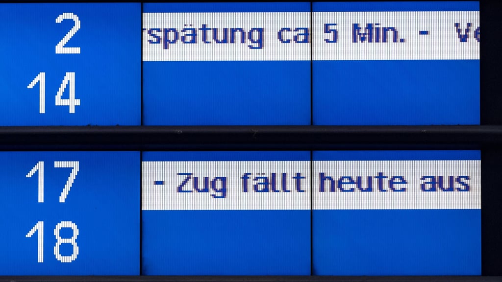 "Zug fällt heute aus" - auch zwischen Halle und Kassel immer wieder ein vertrautes Bild