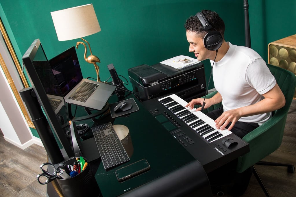 Weiter sorgenfrei in die Tasten greifen: Wer seine Musik daheim mit Garage Band produziert, sollte die Software jetzt aktualisieren.