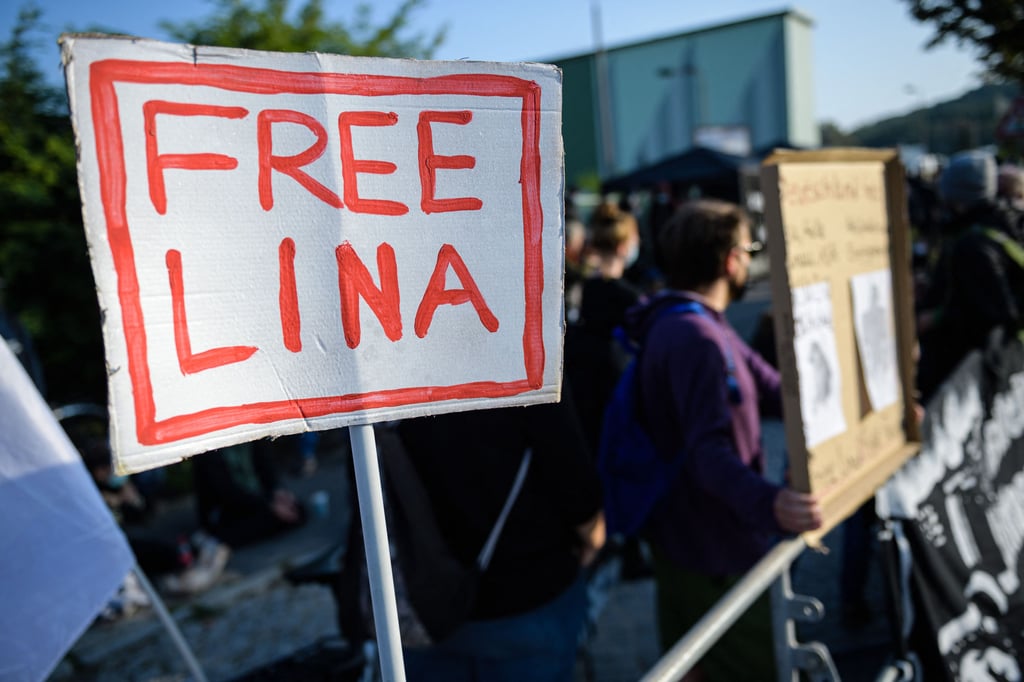 Seit Prozessbeginn gibt es Unterstützungsdemos für Lina E., wie hier im September 2021 in Dresden.