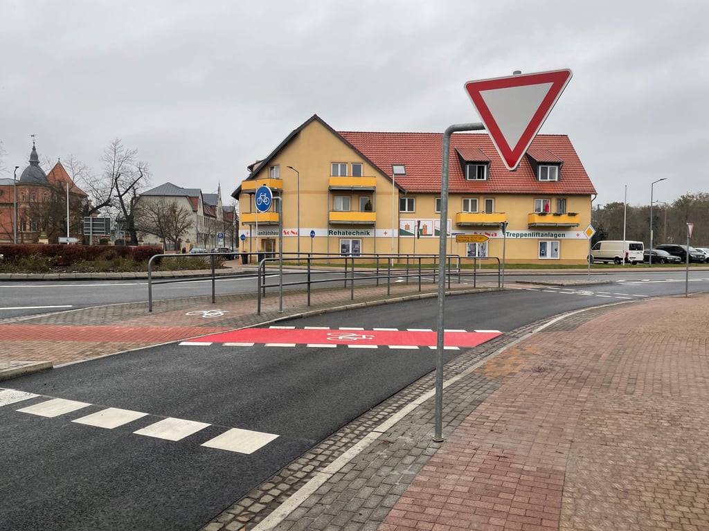 Bald gehen die Bauarbeiten am Jessener Kreisel weiter.
