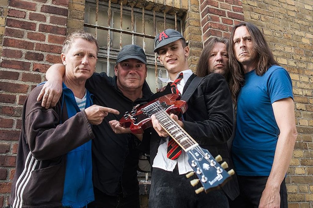 The Jailbreakers spielen Songs von AC/DC in der Magdeburger Factory.