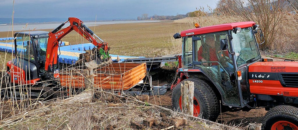 Die Anlegestelle für die Boote wird vorbereitet.