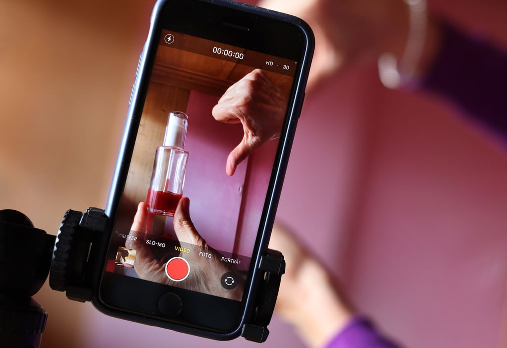 Produkttipps auf Instagram oder Tiktok sind oft bezahlte Werbung. „Deinfluencer“ raten aktiv vom Kauf ab, wenn sie nicht von der Qualität überzeugt sind.
