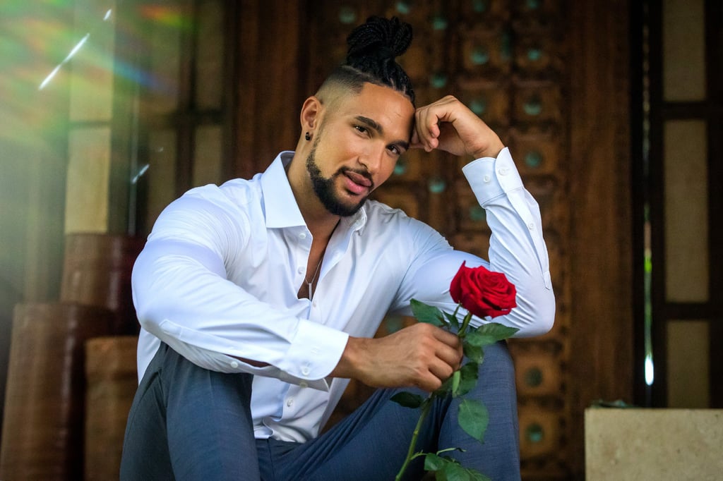 Bachelor David Jackson kann seine Herzdame unter 20 Kandidatinnen auswählen. Für eine Kandidatin ist nach einer rassistischen Bemerkung allerdings Schluss. Die Sendung läuft auch unter RTL+.