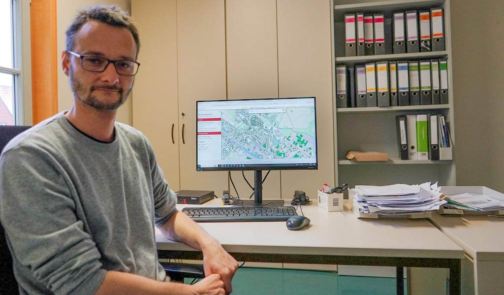 Der Klimaschutzmanager Lennart Victor von der Stadt Haldensleben hat das Solarkataster fertiggestellt. Die größte Herausforderung dabei war der Datenschutz.
