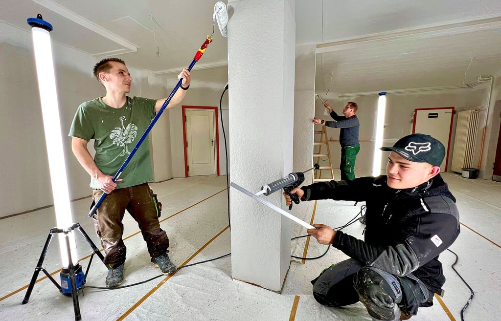 Die Mitglieder des Anhaltinischen Modellbahnclubs in Bernburg sanieren ihre Vereinsräume. Diese waren früher eine Großküche.