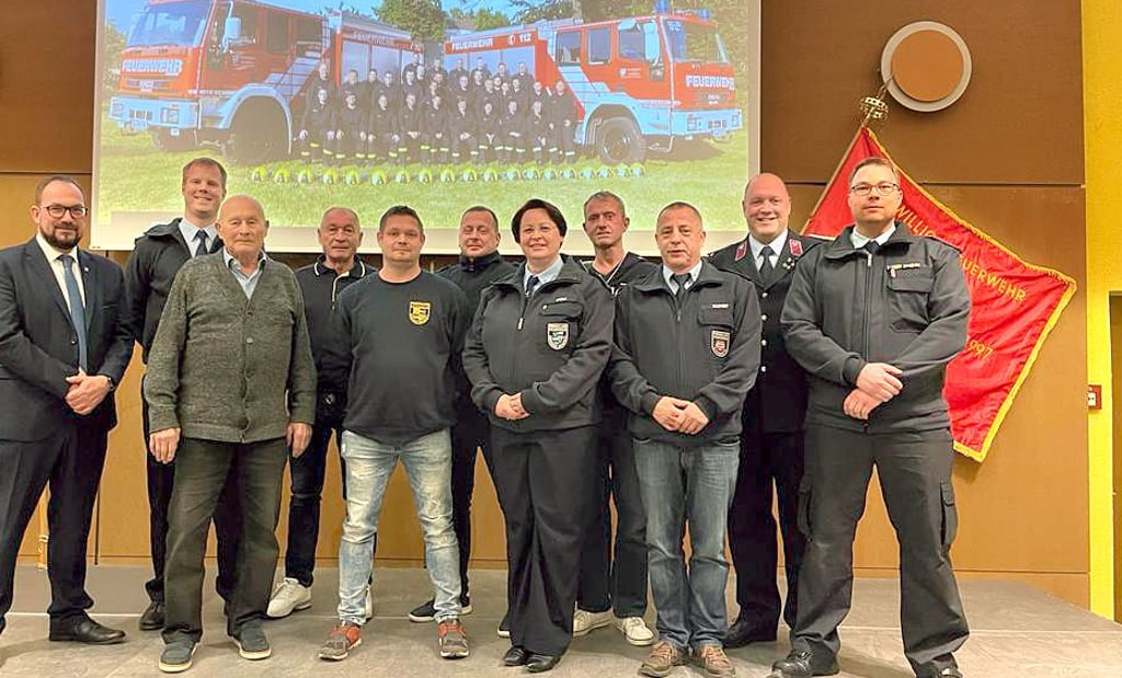 Geehrte und Beförderte bei der Jahreshauptversammlung der Freiwilligen Feuerwehr Biederitz.
