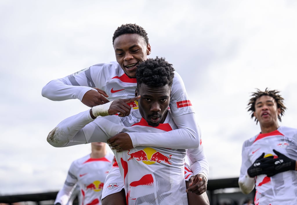 Reine Kopfsache? Ohene Köhl und Winners Osawe beim Jubel in der U19.