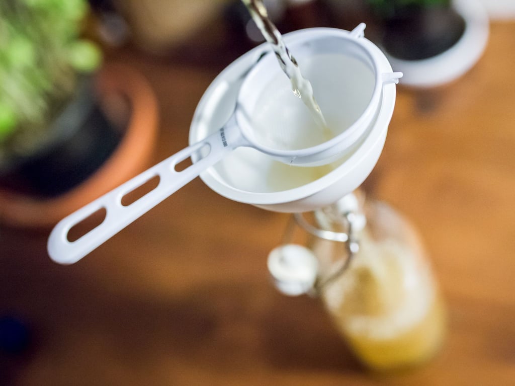 Die Verbraucherzentrale klärt auf: Ein Wundermittel ist Kombucha-Tee nicht.