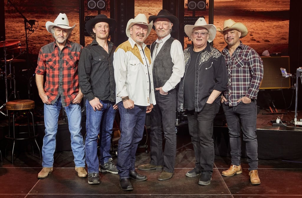 Uwe Lost (l-r), Tim Reese, Andreas Cisek, Teddy Ibing, Knut Bewersdorff und Dirk Schlag sind Truck Stop.