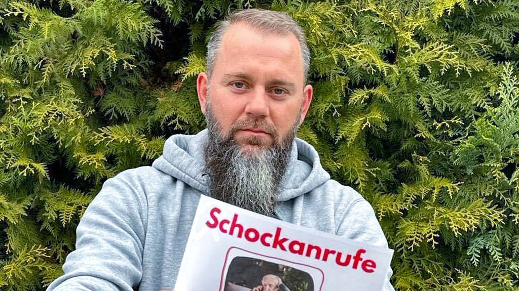 Der Ascherslebener Racheprofi Thomas Wiele hat einen Flyer erarbeitet, um ältere Menschen vor Betrügermaschen zu bewahren.
