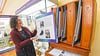 Hier versteckt sich Wissen in Schubladen: Diesen Schatz zu heben, ist nicht schwer, findet Museumsleiterin Luisa Töpel. 