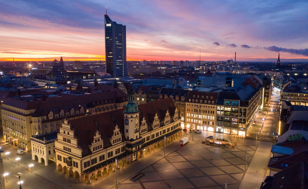 Der Marktplatz mit dem Alten Rathaus in der Innenstadt von Leipzig.