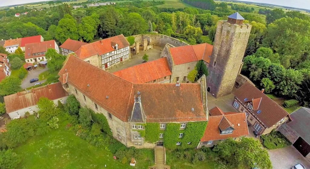 Wie alt ist die Burg Oebisfelde wirklich?