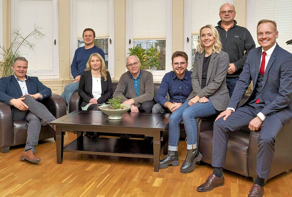 Neues Präsidium (von links): Thomas Kowalski, Bastian Herbst, Susanne-Koch-Jahnsmüller, Dr. Marco Schumann, Marc Kosicki, Theresa Vitera, Nick Böttcher und Christoph Otto (nicht im Bild: Karl-Heinz Gülck).