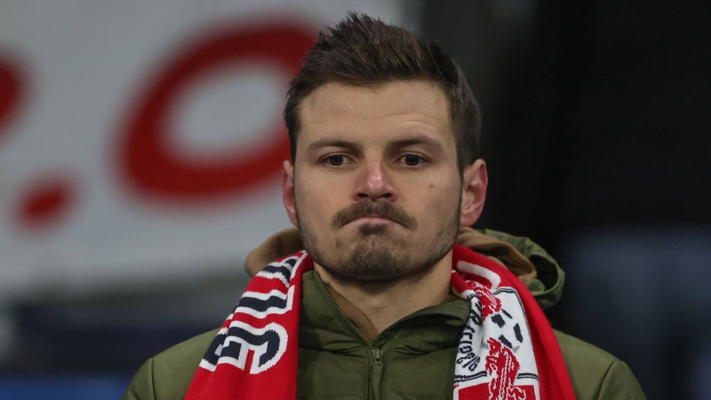 Ein RB-Fan bei der Pleite in Manchester.