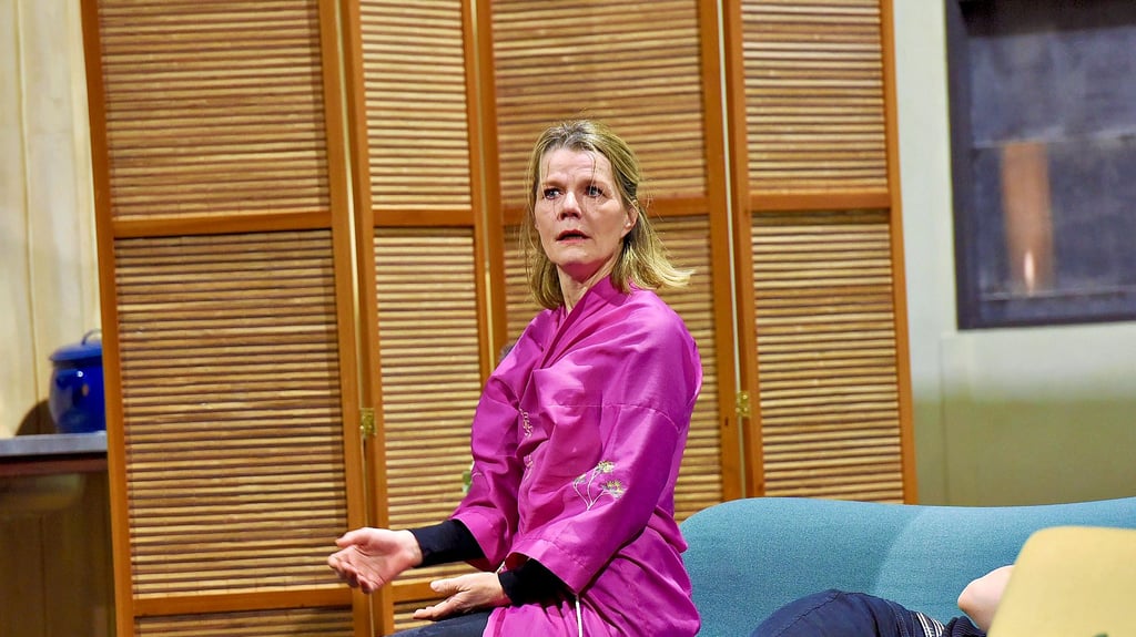 Franka Anne Kahl spielt Cories Mutter, Mrs. Banks, in „Barfuß im Park“.