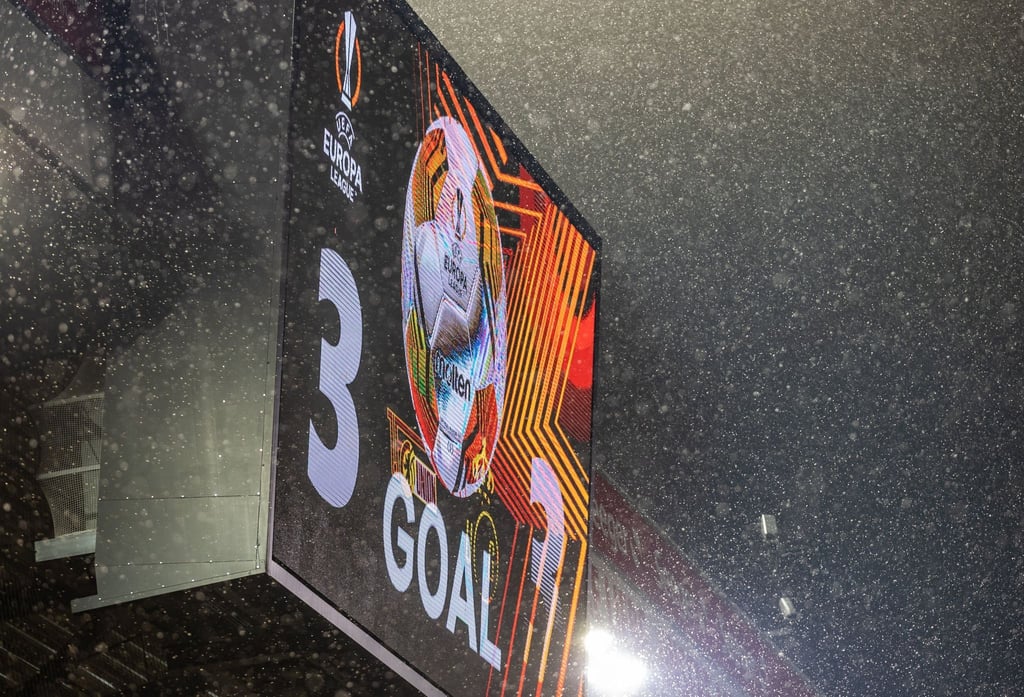 An der Anzeigetafel im Stadion steht der Spielstand von 3:3.