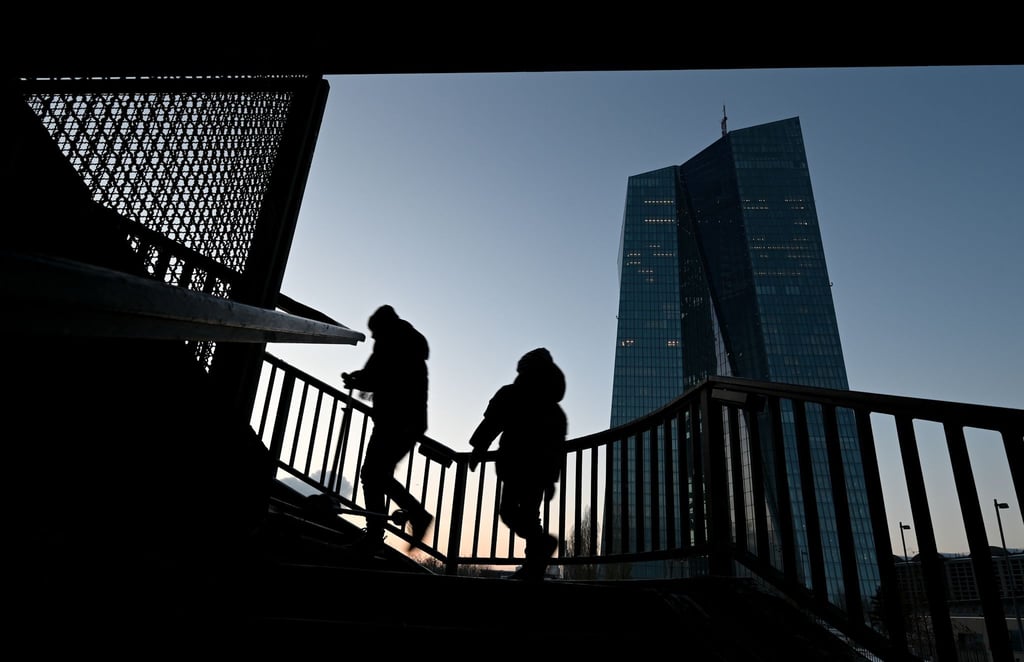 Die Europäische Zentralbank ist ihrer Linie der vergangenen Monate treu geblieben. Mit einer erneuten Zinsanhebung soll die hohe Inflation bekämpft werden.