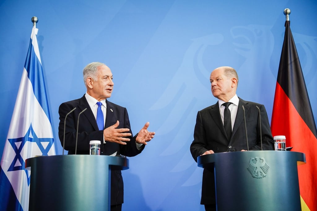 Bundeskanzler Olaf Scholz (r) empfängt Israels Ministerpräsidenten Benjamin Netanjahu in Berlin.