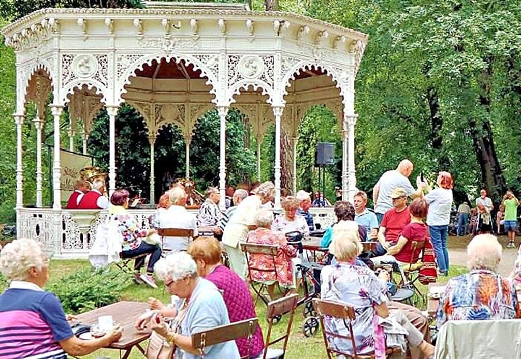 Pavillonkonzert in Tangerhütte.