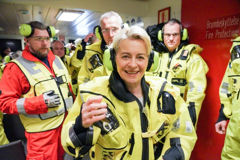 Gemeinsam mit Nato-Generalsekretär Jens Stoltenberg besuchte Ursula von der Leyen eine norwegische Gasförderplattform. Troll A ist die größte Bohrinsel der Erde.