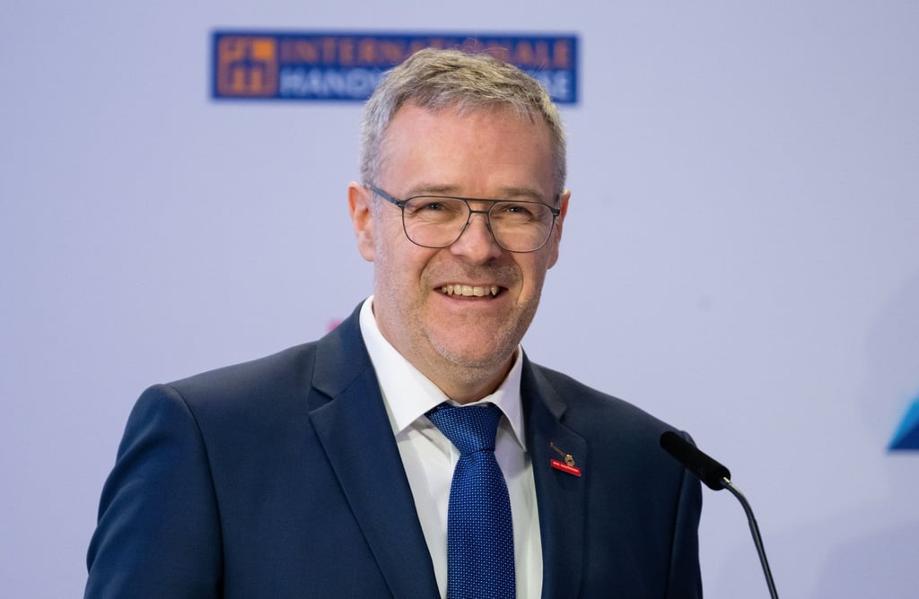Jörg Dittrich, Präsident des Zentralverbandes des Deutschen Handwerks (ZDH), nimmt nach dem Münchener Spitzengespräch der deutschen Wirtschaft an einer Pressekonferenz teil.