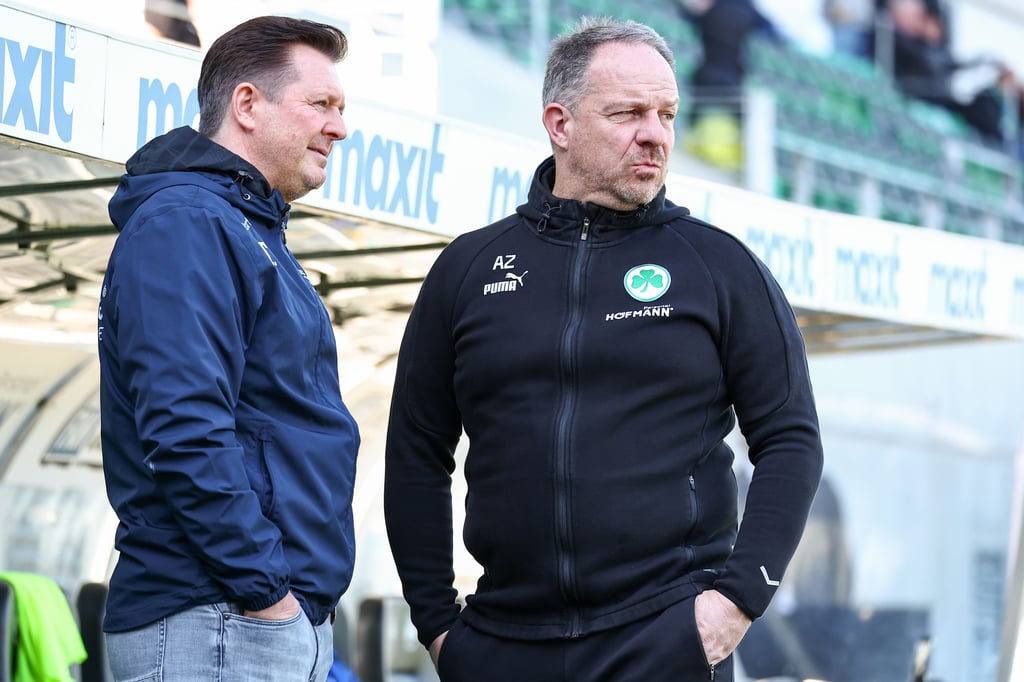 Christian Titz (l.) unzufrieden und Alexander Zorniger erleichtert – so kann die Stimmung der beiden Fußballlehrer nach dem Zweitliga-Duell zwischen Fürth und dem 1. FC Magdeburg zusammengefasst werden.