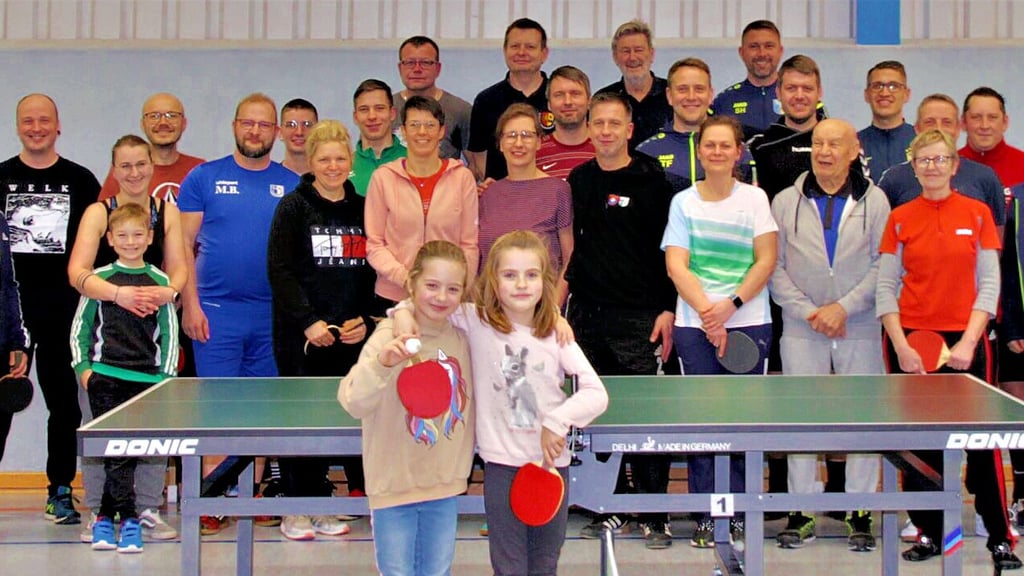 Henning Bösche, Leiter der Abteilung Tischtennis in der Sportgemeinschaft Calvörde, freut sich, dass sich nach der Corona-Zwangspause wieder so viele Freizeitsportler an den Dorfmeisterschaften beteiligt haben.