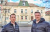 Christoph Römling (v.l.) und Thomas Duscha haben eine neue Immobilienfirma in Bernburg gegründet.