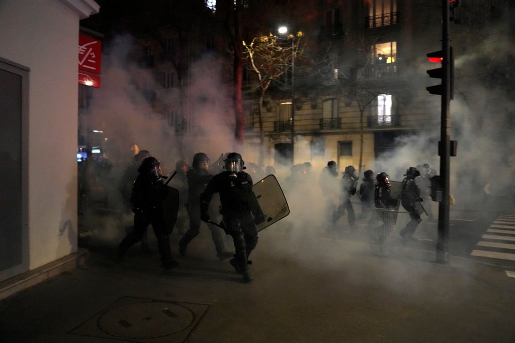 Seit Wochen kämpfen Gewerkschaften mit Streiks und Massendemonstrationen gegen die Rentenreform.