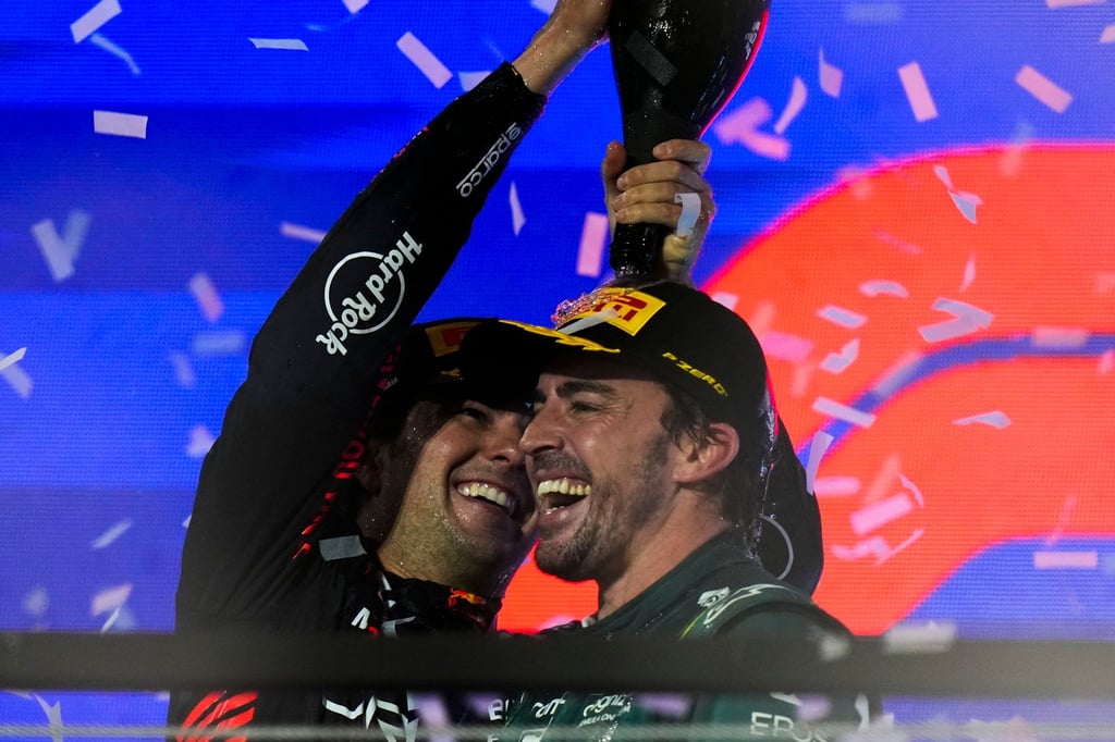 Fernando Alonso darf seinen dritten Platz in Saudi-Arabien doch behalten.