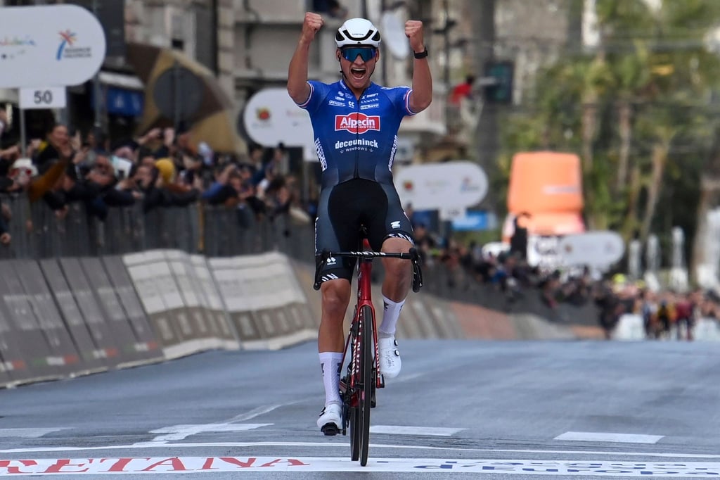 Mathieu van der Poel hat die 114. Auflage des Frühjahrsklassikers Mailand-Sanremo gewonnen.
