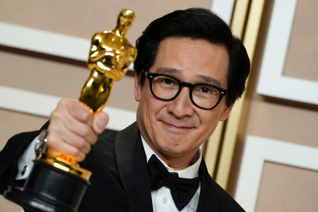 Der ehemalige Kinderstar Ke Huy Quan („Indiana Jones“) ist als bester Nebendarsteller ausgezeichnet worden.