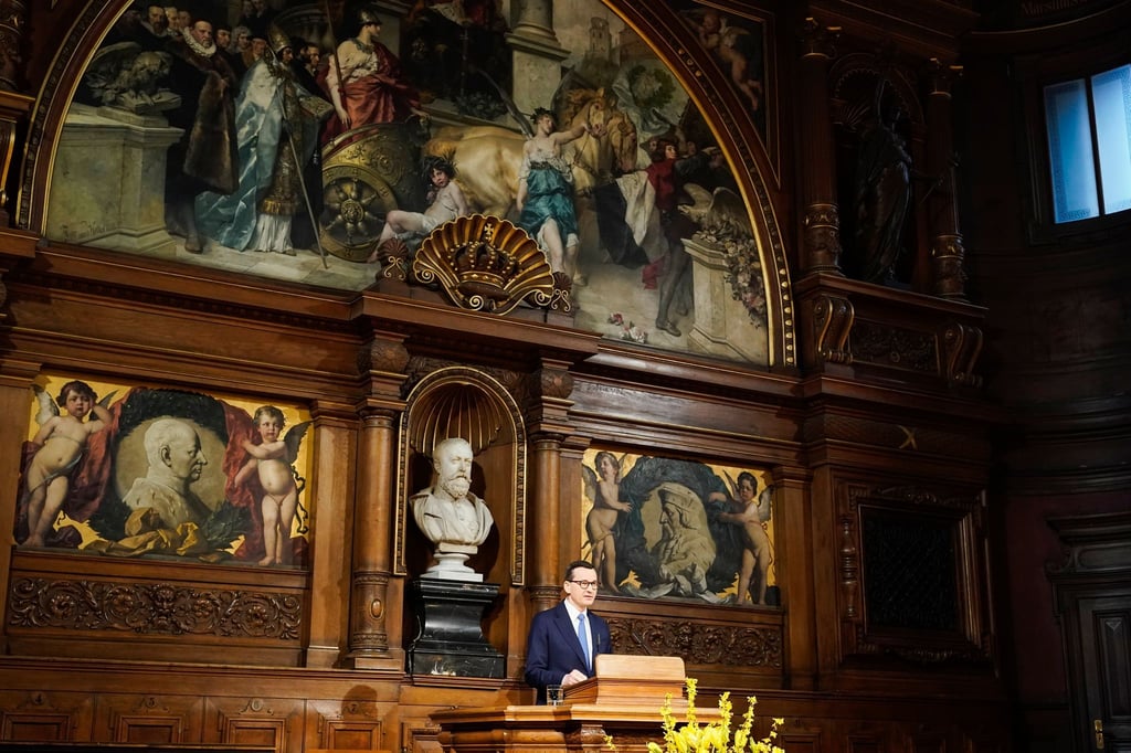 Der polnische Ministerpräsident Mateusz Morawiecki spricht in der Alten Aula der Universität Heidelberg.