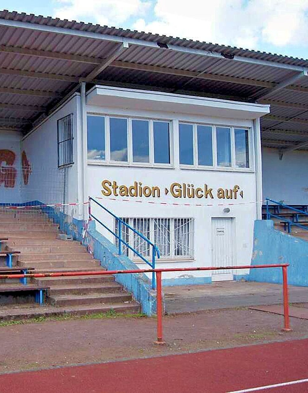 So lange es keinen Neubau gibt, müssen die Wolmirstedter Sportler weiterhin das "Glück auf"-Stadion nutzen.