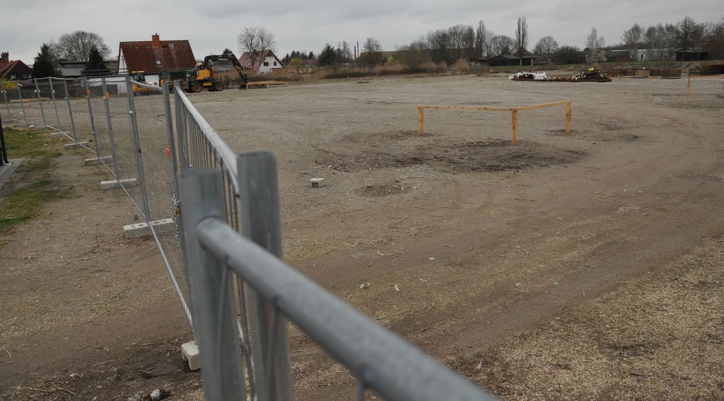 An der Genthiner Schollstraße gibt es Vorbereitungen für einen Neubau eines Drogieriemarktes.