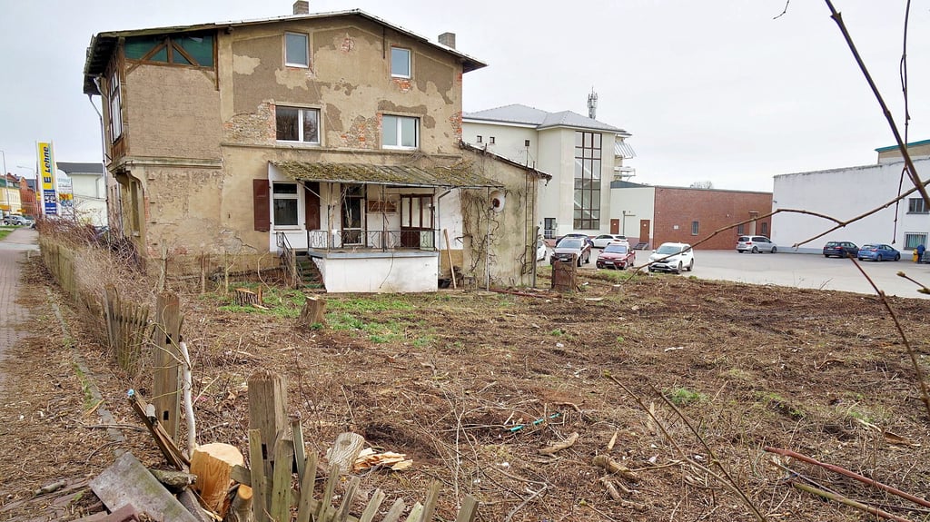 Das unter Denkmalschutz stehende Haus ist lange vernachlässigt worden, nun soll es abgerissen werden.