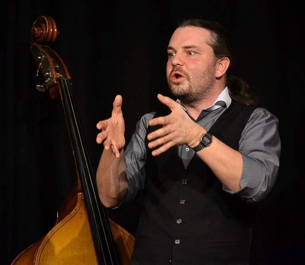 Sebastian Hengstmann ist mit einem neuen Soloprogramm in Magdeburg zu erleben.