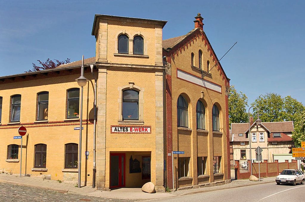 Das Alte E-Werk in Blankenburg beherbergt aktuell die Volkssolidarität mit ihren Angeboten. Der Kulturverein, der unter anderem den großen Veranstaltungs-Saal betrieben hat, löst sich auf.