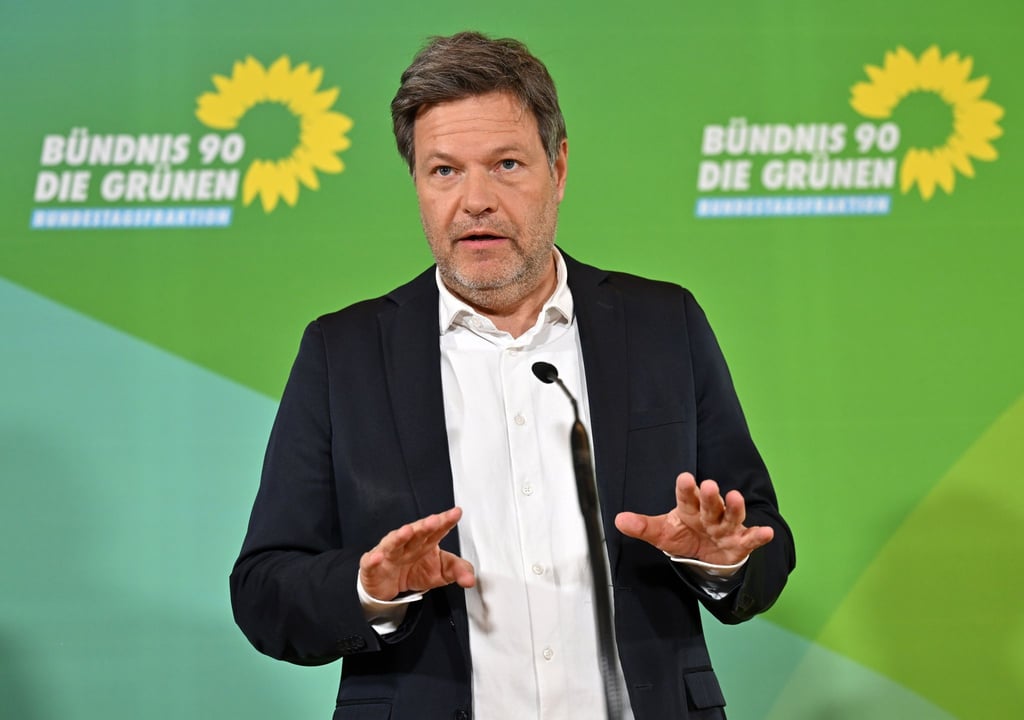 „Wir können die Dinge ruhig und quasi ganz normal bereden, aber wir kriegen sie halt nicht über die politische Ziellinie gebracht“, sagt Bundeswirtschaftsminister Robert Habeck (Grüne) über die Zusammenarbeit im Kabinett.