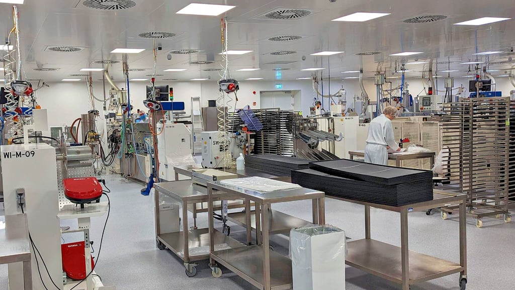 Um insgesamt vier neue Herstellungsstrecken erweitert die Novoplast GmbH Halberstadt ihren Reinraumbereich zur Produktion medizinischer Schläuche.
