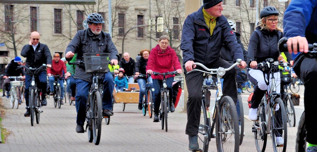 Die Fahrradrunde des ADFC führte unter anderem durch die Leipziger Straße.
