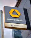 Die Commerzbank hat ihr Filialnetz von rund 1000 auf etwa 400 Standorte verkleinert.