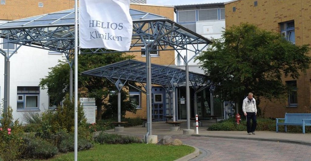 Symbolfoto - Blick auf die Helios-Klinik in Hettstedt