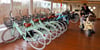 Der Fuhrpark mit Fahrrädern und E-Scootern in „Dein Lieblingsplatz“ in Parey öffnet ab Ostern. Rechts Geschäftsführer Björn Thomas.