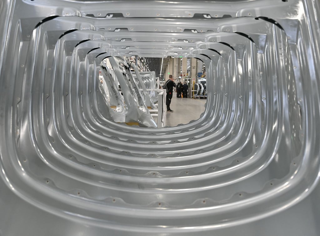 Karosserieteile aus Aluminium für das Elektrofahrzeug vom Typ Model Y.